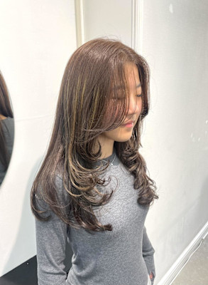 ハイライトカラー/レイヤーカット/顔周りカット