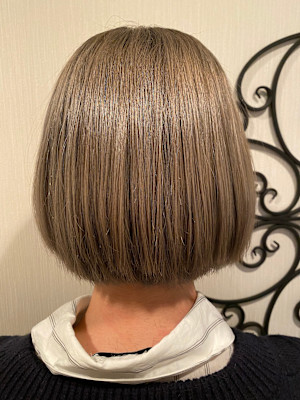 明るめボブ✕明るい白髪ぼかし