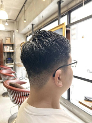 メンズ刈り上げ七三スタイル