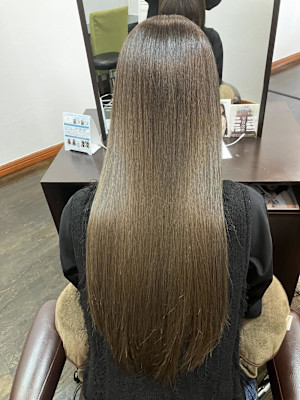 オリーブベージュ