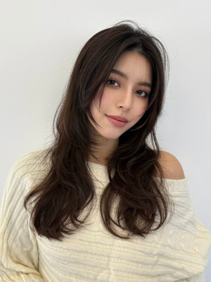 ミディアムレイヤーカット/インナーカラー/イヤリングカラー