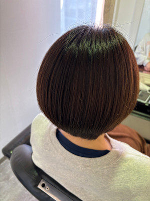 ショートヘアにクロスパーマ