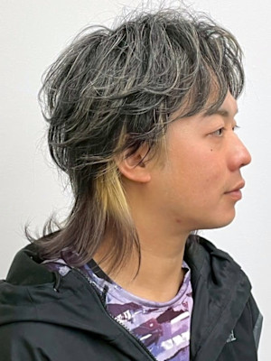 ミディアムウルフ ハイライト グレーアッシュ ブリーチ