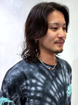 ミディアム ウルフカット センターパート ニュアンスパーマ