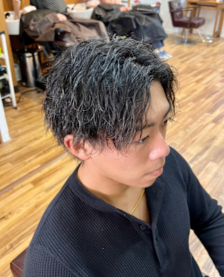 センターパートウルフツイストスパイラルパーマ