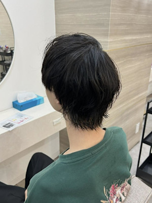 黒髪ショートウルフカット♪あゆむ