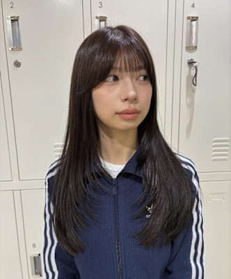 就職に向けて暗髪×レイヤーカット