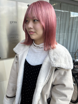 ホワイトピンクカラー×ボブ