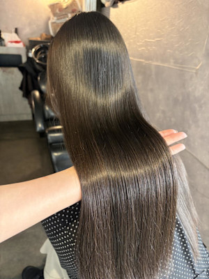 《鈴木茉奈》BYKARTEトリートメント/髪質改善