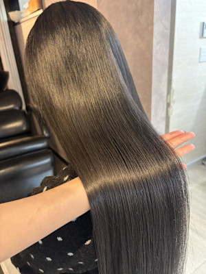 《鈴木茉奈》アッシュブラック/ブリーチあり/透明感