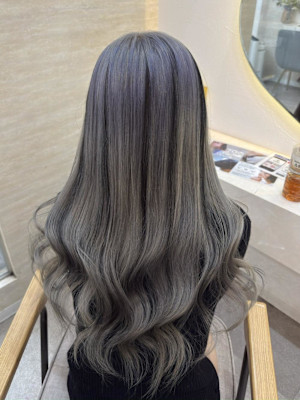 ローライトカラーシルバーカラー♪あゆむ