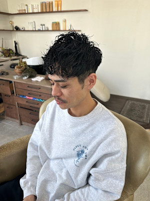 スペインカール風ツイストスパイラルパーマメンズショート