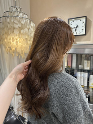 つやつやベージュブラウン