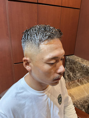 日本橋室町　日本橋　アイロンパーマ　フェードカット