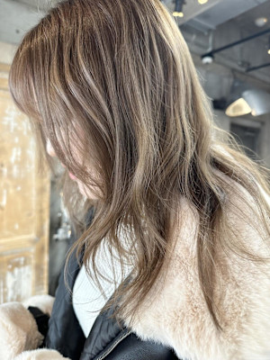 ブリーチ・ナチュラルベージュ・アッシュ