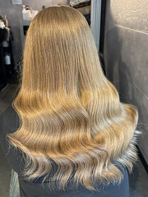 《鈴木茉奈》ミルクティベージュ/Wブリーチ/大宮