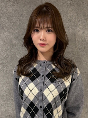 レイヤーカット 韓国ヘア 前髪カット オリーブアッシュ 艶髪