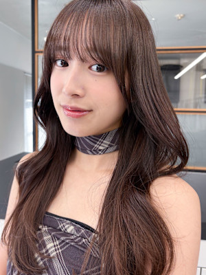 韓国風レイヤーロングヨシンモリ◎シースルーバング×艶カラー