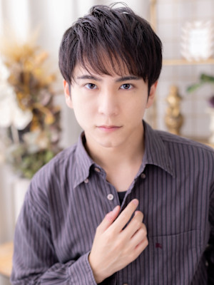 オリーブグレーモテ髪シールスルーマッシュ　ルーズショート