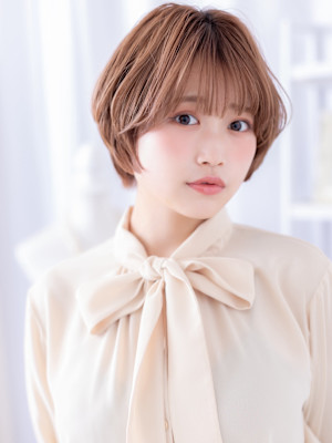 大人ガーリーローズベージュハッシュカット　ウォームベージュ