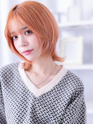 コーラルピンクレイヤーウルフハッシュボブ　顔周りカット