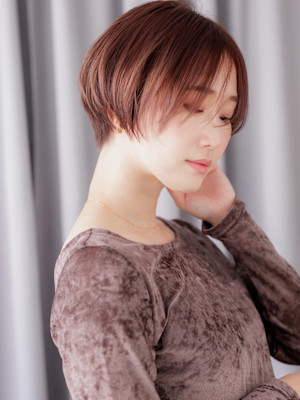 コーラルピンクイメチェン抜け感小顔クールショート20代30代