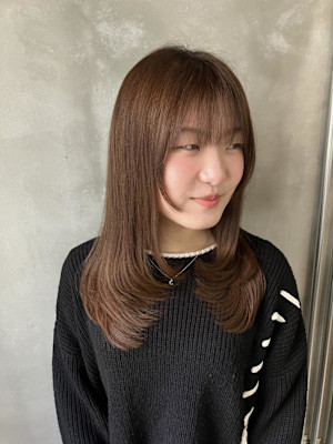 ミディアム　レイヤー　ワンカール　ナチュラル　ストレート