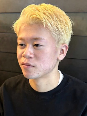 ブリーチ ダブルカラー アップバング メンズショート 20代