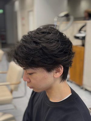 横浜桜木町メンズヘア・ニュアンスパーマ×センターパート