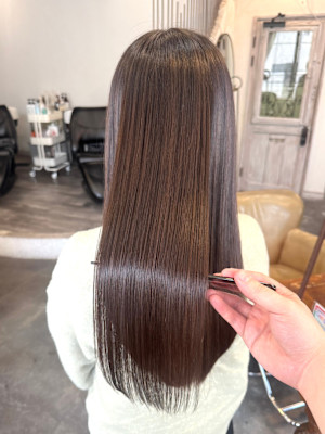 髪質改善×縮毛矯正で叶う大人の地毛風ストレート