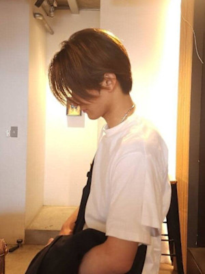 外国人風前下がりのショートヘア