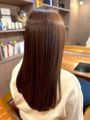 ベージュカラー ロングヘア 髪質改善ストレート ツヤ髪