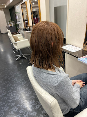 ミルクティーカラー　カラー　ブリーチ　ケアブリーチ