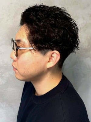 ツーブロック 刈り上げ アップバング スパイラルパーマ