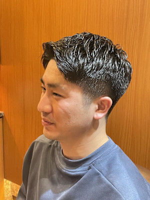 直毛の方必見！アイロンパーマで動きをプラス