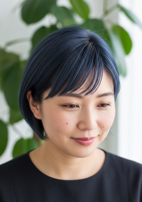 顔周りショート、ダークブルー、大人かわいい、ボーイッシュボブ