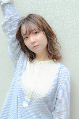 大人のくびれミディ×透け感バング