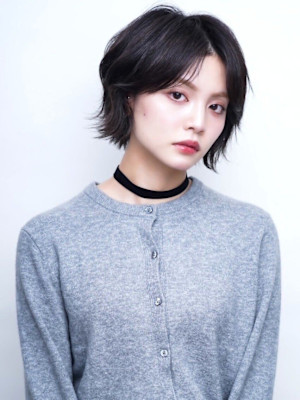 アッシュブラック 外ハネ くびれボブ 似合わせカット 20代