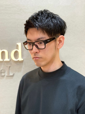 アップバングショートビジネススタイル