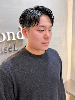 アップバングフェザーショートパーマ