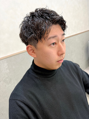 短髪ツイストスパイラルパーマ