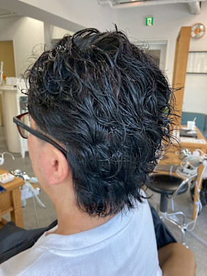 爽やかビジネス！毛流れを楽しむ大人のアップバックスパイラル