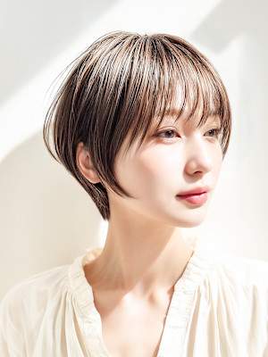 小顔補正カット耳かけこなれウルフマッシュp1　シャギーカット