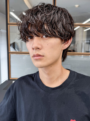 爽やかナチュラルパーマセンターパート清潔感春色カラー