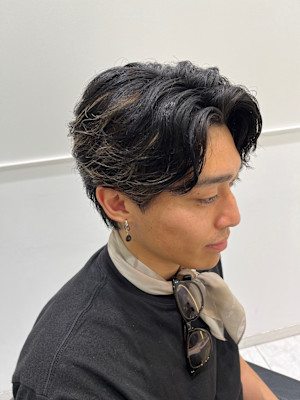 爽やかに決まるフェザーショート