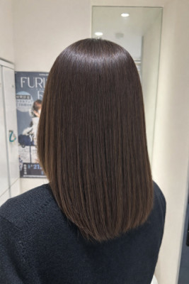 オリーブグレージュ