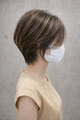 白髪ぼかしハイライトで立体感大人ショート