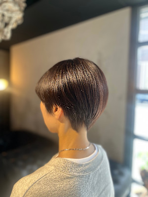 【襟足スッキリ丸みショート】