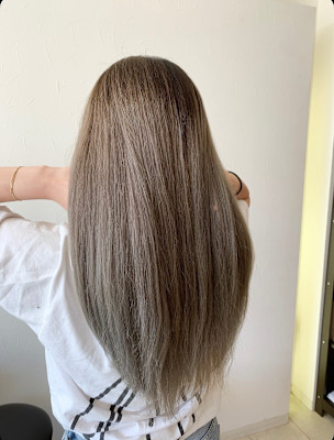 ブリーチ必須！ホワイトグレーで外国人風カラー