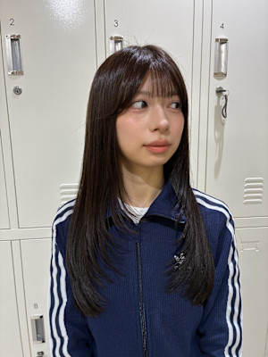 就職に向けて暗髪×レイヤーカット